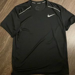 COPY - Nike Mens running shirt size medium